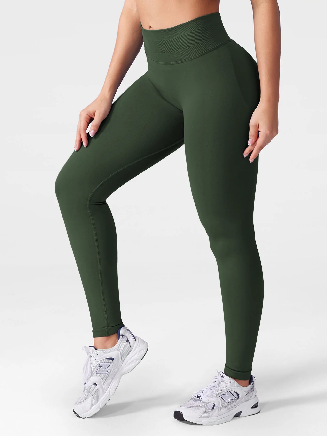 Leggings deportivos push up premium verde militar , cintura alta y fruncido oculto que realza glúteos