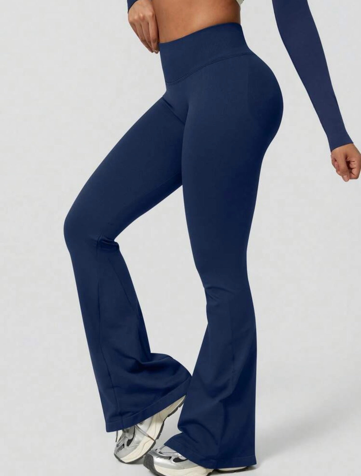 Leggings Push Up Premium Acampanado – Moldeadores, Tono Liso, Sin costuras