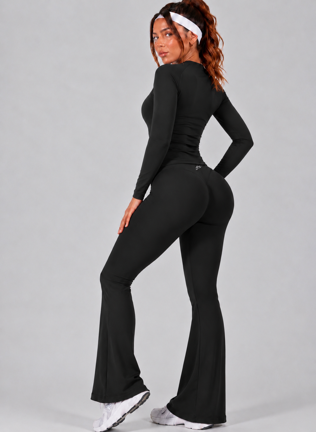 Conjunto Sculpt Halter, Acampanado Push Up, Leggins y Playera manga larga Premium