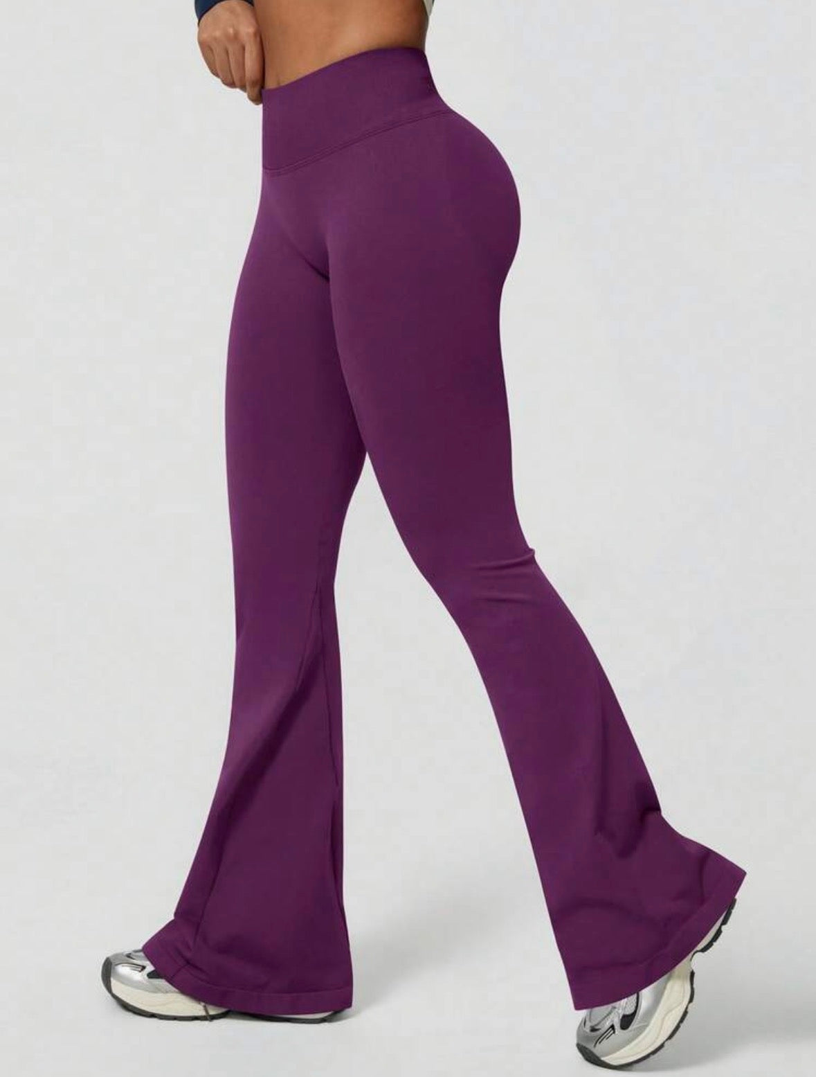 Leggings Push Up Premium Acampanado – Moldeadores, Tono Liso, Sin costuras