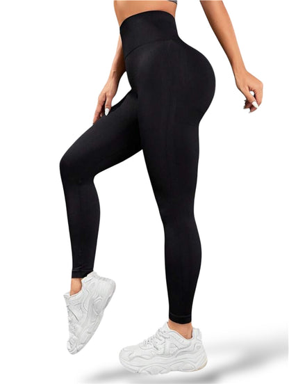 Leggings push up negros, vista lateral, realce de glúteos y ajuste sin costuras