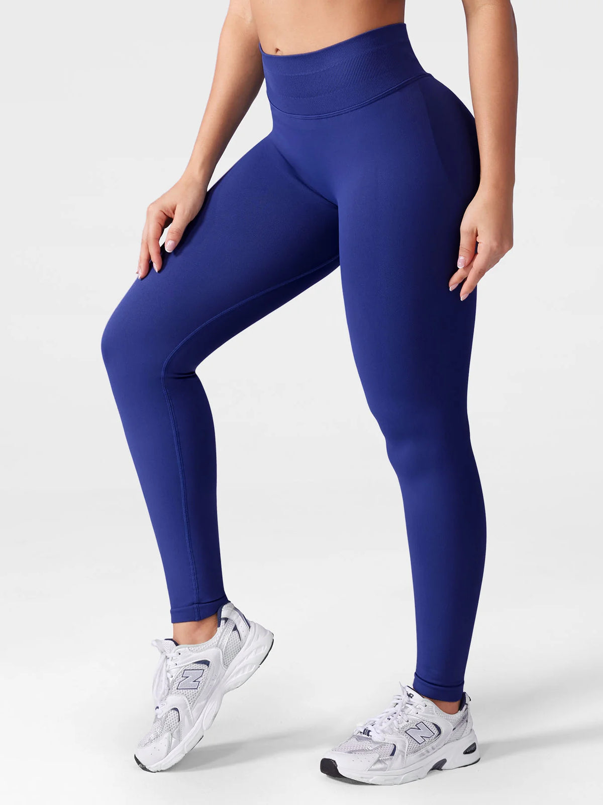 Leggings deportivos push up premium azul marino, cintura alta y fruncido oculto que realza glúteos