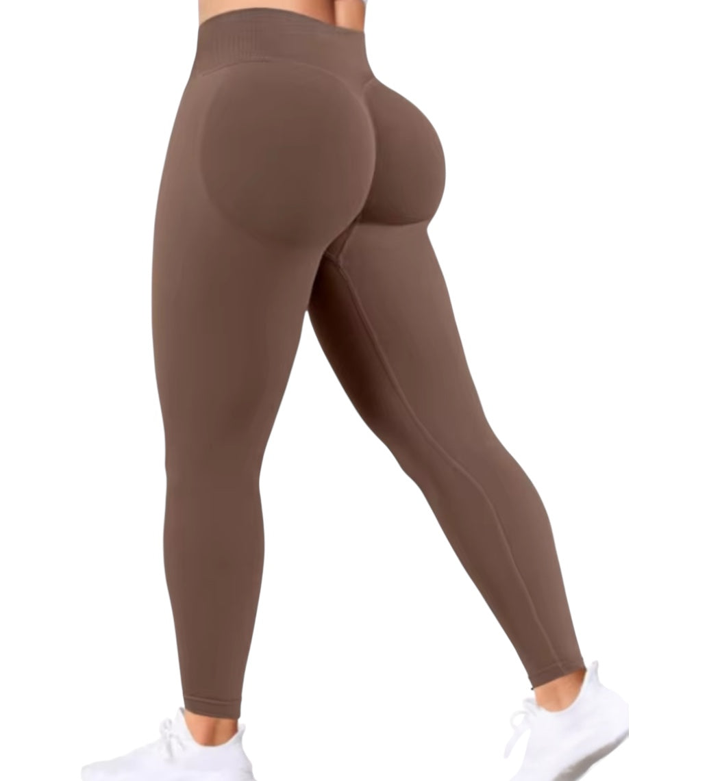 Leggings deportivos push up premium cafe, cintura alta y fruncido oculto que realza glúteos