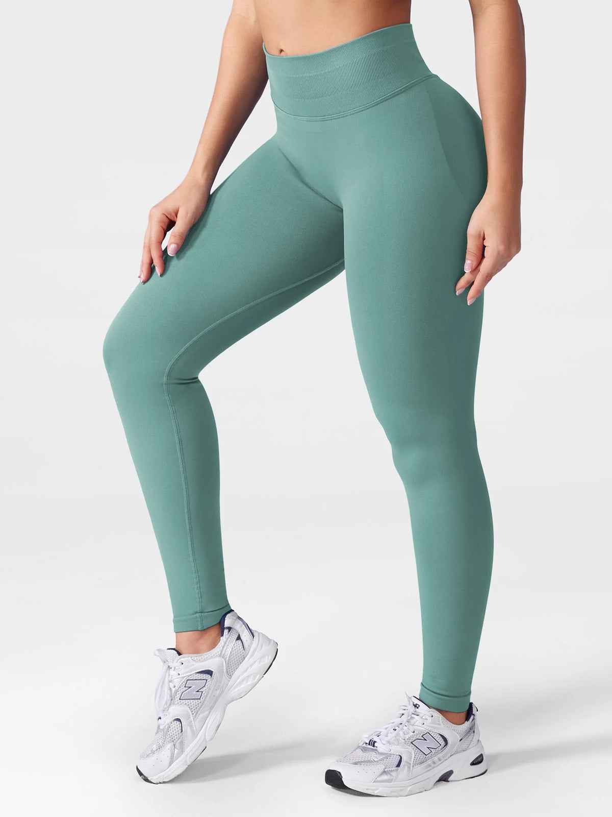 Leggings deportivos push up premium verde menta, cintura alta y fruncido oculto que realza glúteos