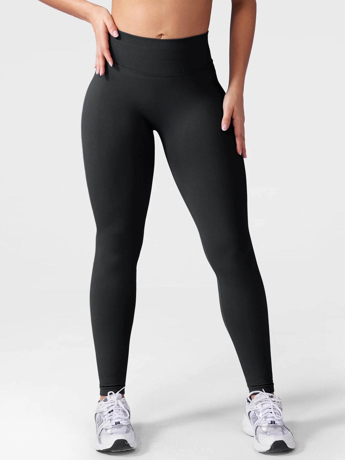 Leggings deportivos push up premium negros, cintura alta y fruncido oculto que realza glúteos
